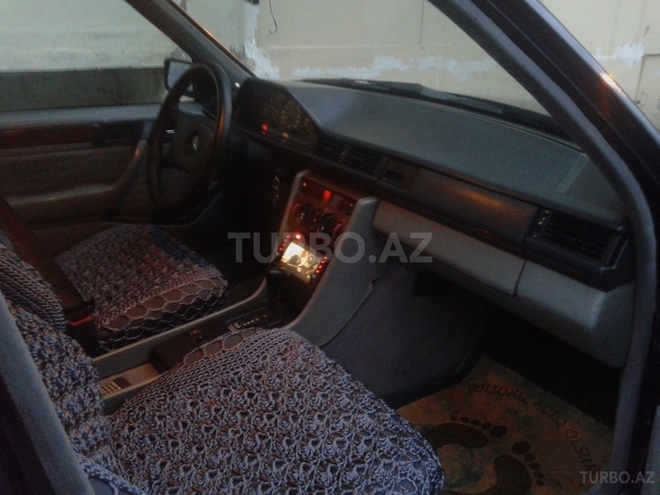 Mercedes E 260 1990, 634,288 km - 0.3 l - Bakı