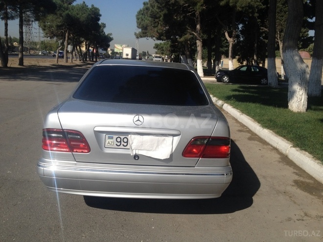 Mercedes E 270 2000, 208,000 km - 2.7 l - Bakı