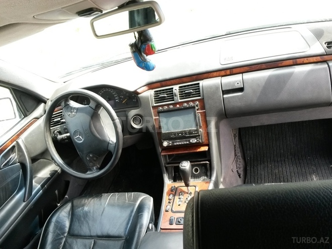 Mercedes C 270 1999, 298,000 km - 2.7 л - Sumqayıt