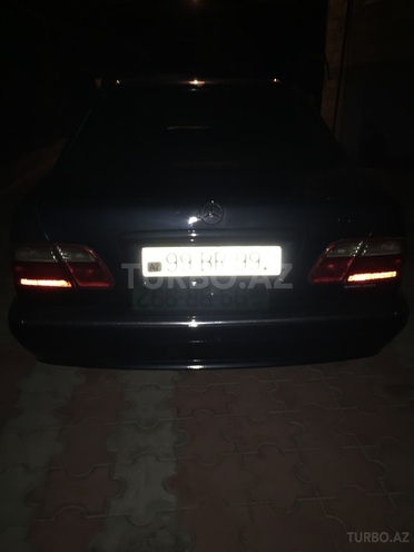 Mercedes E 220 2000, 217,000 km - 2.2 l - Yevlax