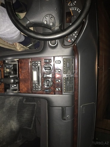 Mercedes E 220 2000, 217,000 km - 2.2 l - Yevlax