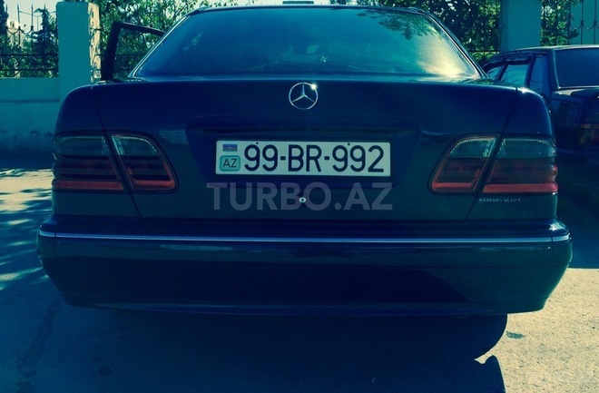 Mercedes E 220 2000, 217,500 km - 2.2 l - Yevlax