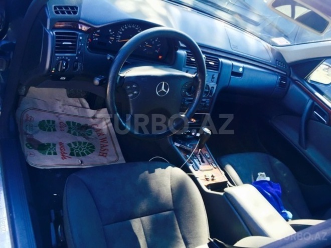 Mercedes E 220 2000, 217,500 km - 2.2 l - Yevlax