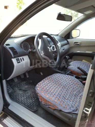 Mitsubishi L200 2013, 60,000 km - 2.5 l - Bakı