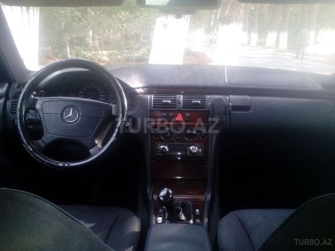 Mercedes E 200 1997, 400,000 km - 2.0 л - Sumqayıt