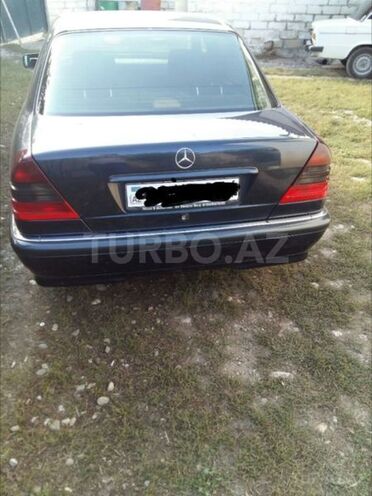 Mercedes C 240 1998, 219,000 km - 2.4 л - Qusar