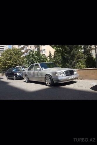 Mercedes E 220 1995, 317,000 km - 2.2 l - Bakı