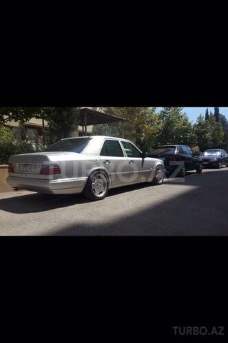Mercedes E 220 1995, 317,000 km - 2.2 l - Bakı