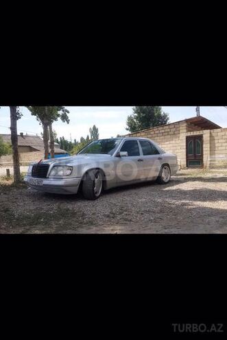 Mercedes E 220 1995, 317,000 km - 2.2 l - Bakı