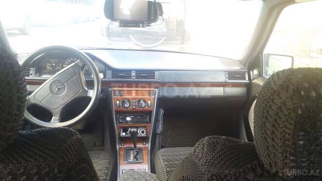 Mercedes E 220 1995, 317,000 km - 2.2 l - Bakı