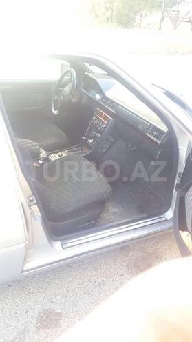 Mercedes E 220 1995, 317,000 km - 2.2 l - Bakı