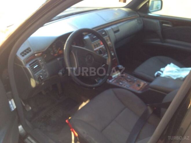 Mercedes E 240 1998, 250,000 km - 2.4 l - Bakı