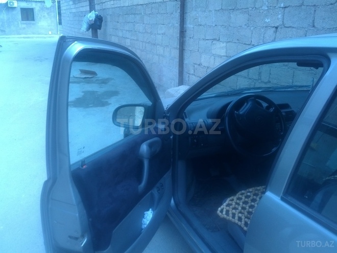 Opel Corsa 1995, 212,000 km - 1.4 l - Bakı