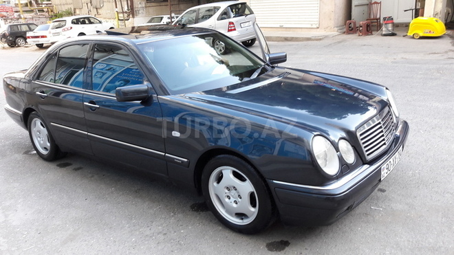 Mercedes E 240 1998, 272,854 km - 2.4 l - Bakı
