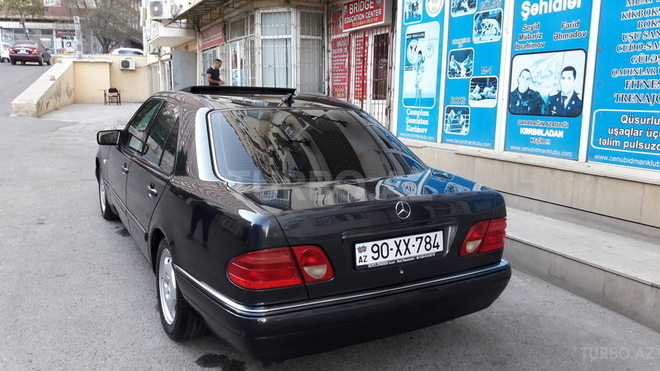 Mercedes E 240 1998, 272,854 km - 2.4 l - Bakı