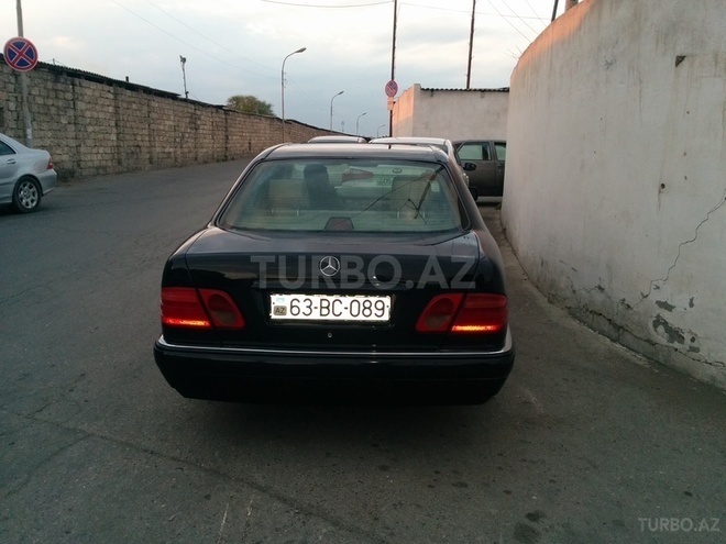 Mercedes E 240 1997, 250,000 km - 2.4 л - Bakı