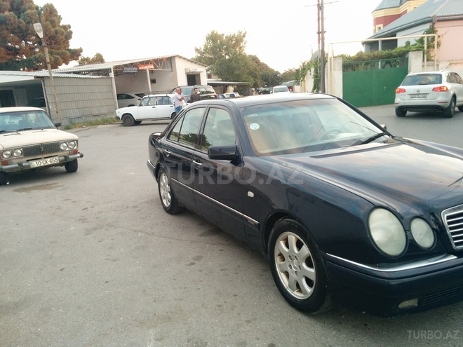 Mercedes E 240 1997, 250,000 km - 2.4 л - Bakı