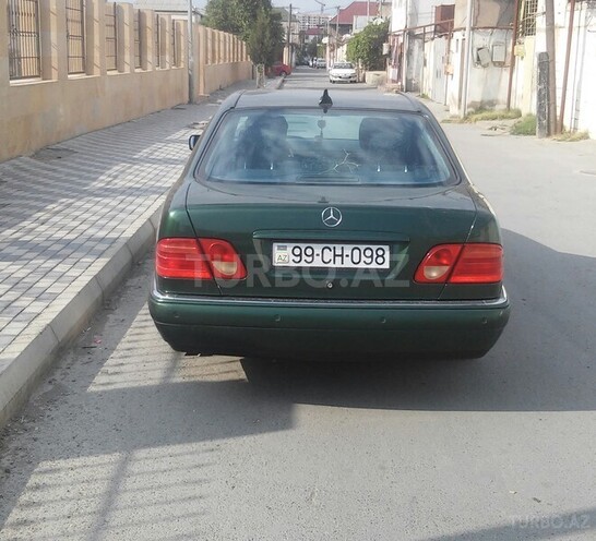 Mercedes E 240 1998, 260,000 km - 2.4 л - Bakı