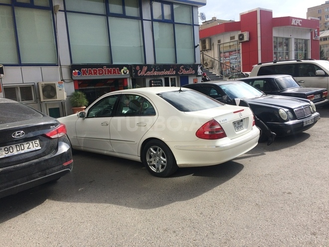 Mercedes E 320 2004, 205,000 km - 3.2 л - Tovuz