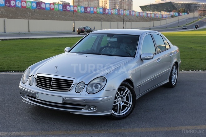 Mercedes E 270 2003, 300,000 km - 2.7 l - Bakı