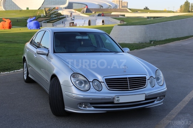 Mercedes E 270 2003, 300,000 km - 2.7 l - Bakı