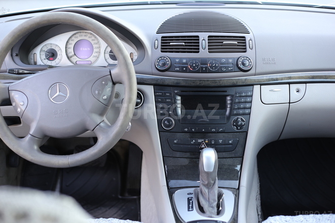 Mercedes E 270 2003, 300,000 km - 2.7 l - Bakı