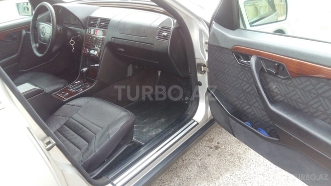 Mercedes C 220 1995, 230,000 km - 2.2 л - Bakı