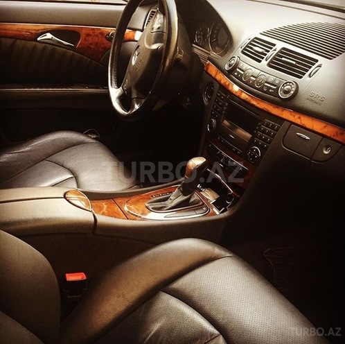 Mercedes E 240 2004, 186,226 km - 2.6 l - Bakı