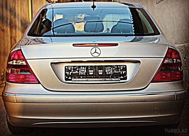 Mercedes E 240 2004, 186,226 km - 2.6 l - Bakı