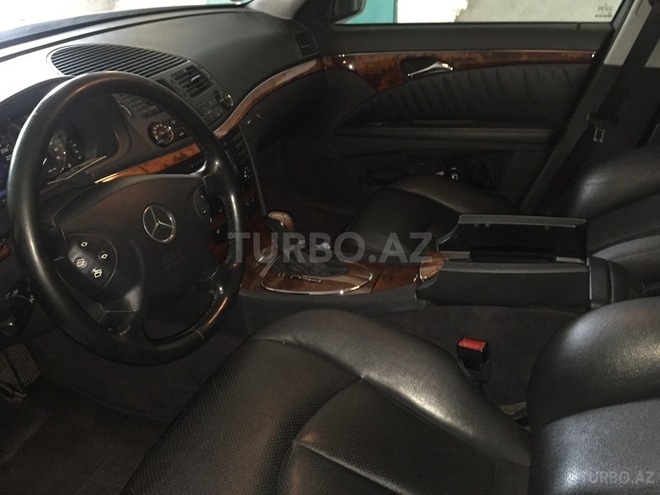 Mercedes E 240 2004, 186,226 km - 2.6 l - Bakı
