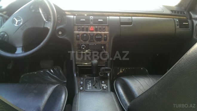 Mercedes E 320 1996, 270,000 km - 3.2 л - Bakı