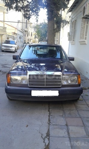 Mercedes E 220 1992, 39,400 km - 2.0 l - Bakı