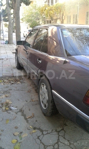 Mercedes E 220 1992, 39,400 km - 2.0 l - Bakı