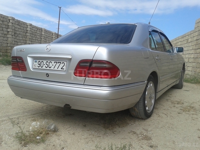 Mercedes E 280 1999, 291,670 km - 2.8 l - Bakı