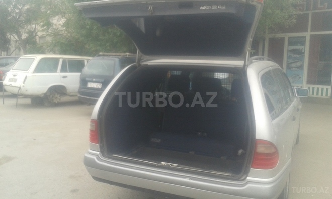 Mercedes E 240 1998, 252,000 km - 2.4 l - Bakı