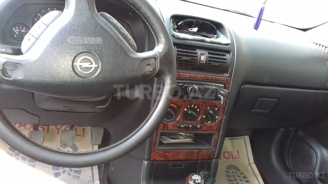 Opel Astra 1999, 300,000 km - 1.6 l - Gəncə