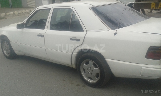 Mercedes C 200 1991, 17,555 km - 2.0 l - Bakı