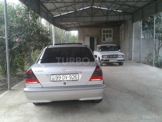 Mercedes C 200 1999, 250,000 km - 2.0 l - Saatlı