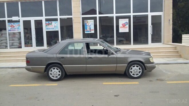 Mercedes E 250 1989, 254,000 km - 2.5 л - Biləsuvar