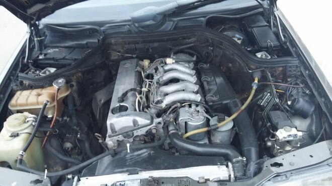 Mercedes E 250 1989, 254,000 km - 2.5 л - Biləsuvar