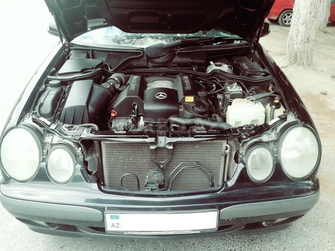 Mercedes E 240 1999, 213,000 km - 2.4 l - Bakı