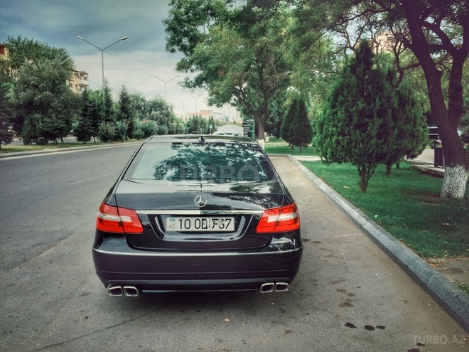 Mercedes E 250 2009, 172,000 km - 2.5 л - Bakı
