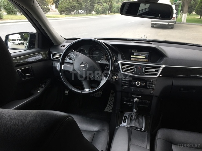 Mercedes E 250 2009, 172,000 km - 2.5 л - Bakı