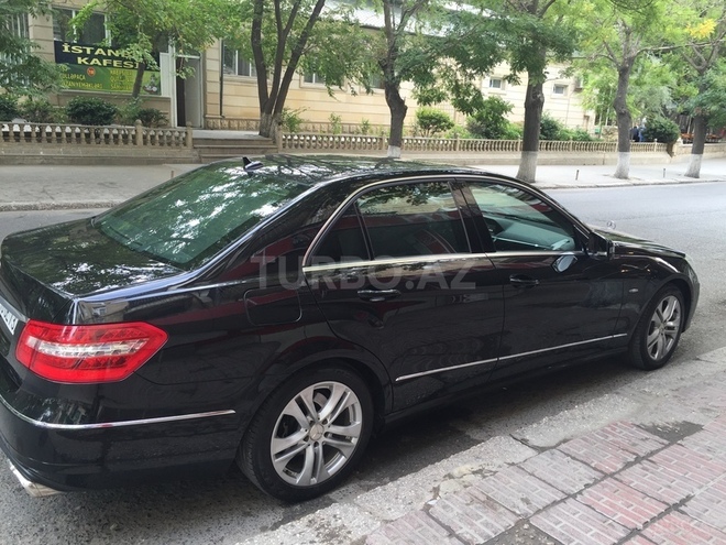 Mercedes E 250 2009, 172,000 km - 2.5 л - Bakı