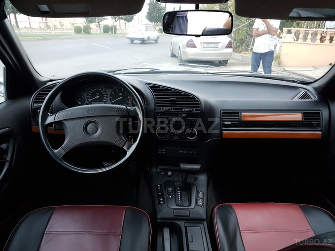 BMW 320 1994, 225,000 km - 2.0 l - Sumqayıt