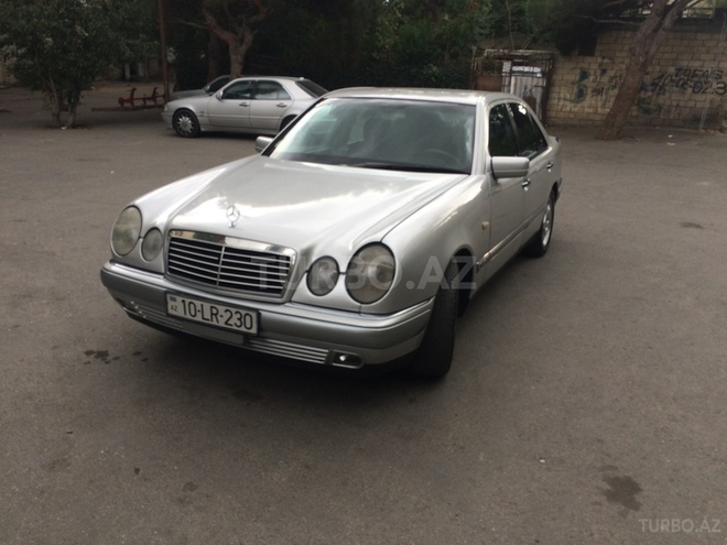 Mercedes E 230 1996, 305,000 km - 2.3 l - Bakı