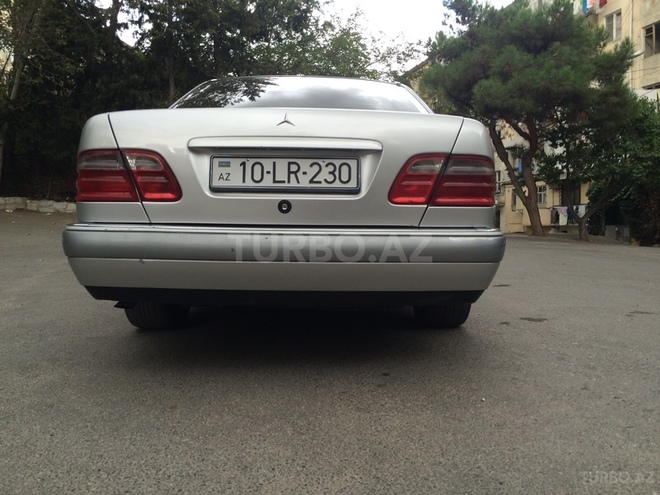 Mercedes E 230 1996, 305,000 km - 2.3 l - Bakı