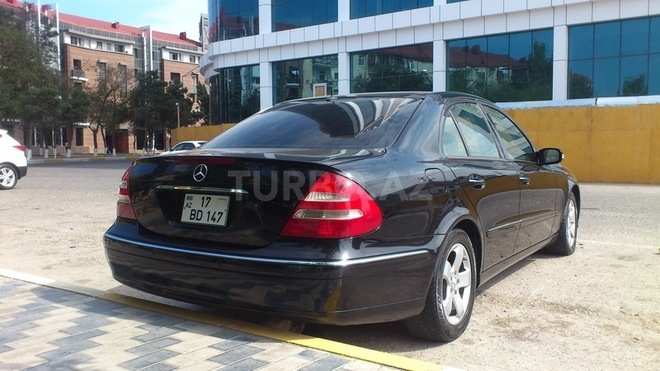 Mercedes E 320 2004, 256,000 km - 3.2 l - Sumqayıt