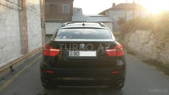BMW X6 2011, 54,000 km - 4.4 l - Quba