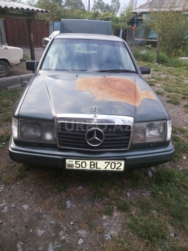Mercedes E 260 1989, 26,800 km - 0.3 l - Qəbələ
